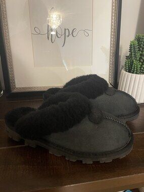 UGG Coquette Black Suede Shearling Slippers Mules Size 7